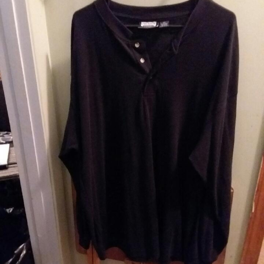 Men's long sleeve henley shirt